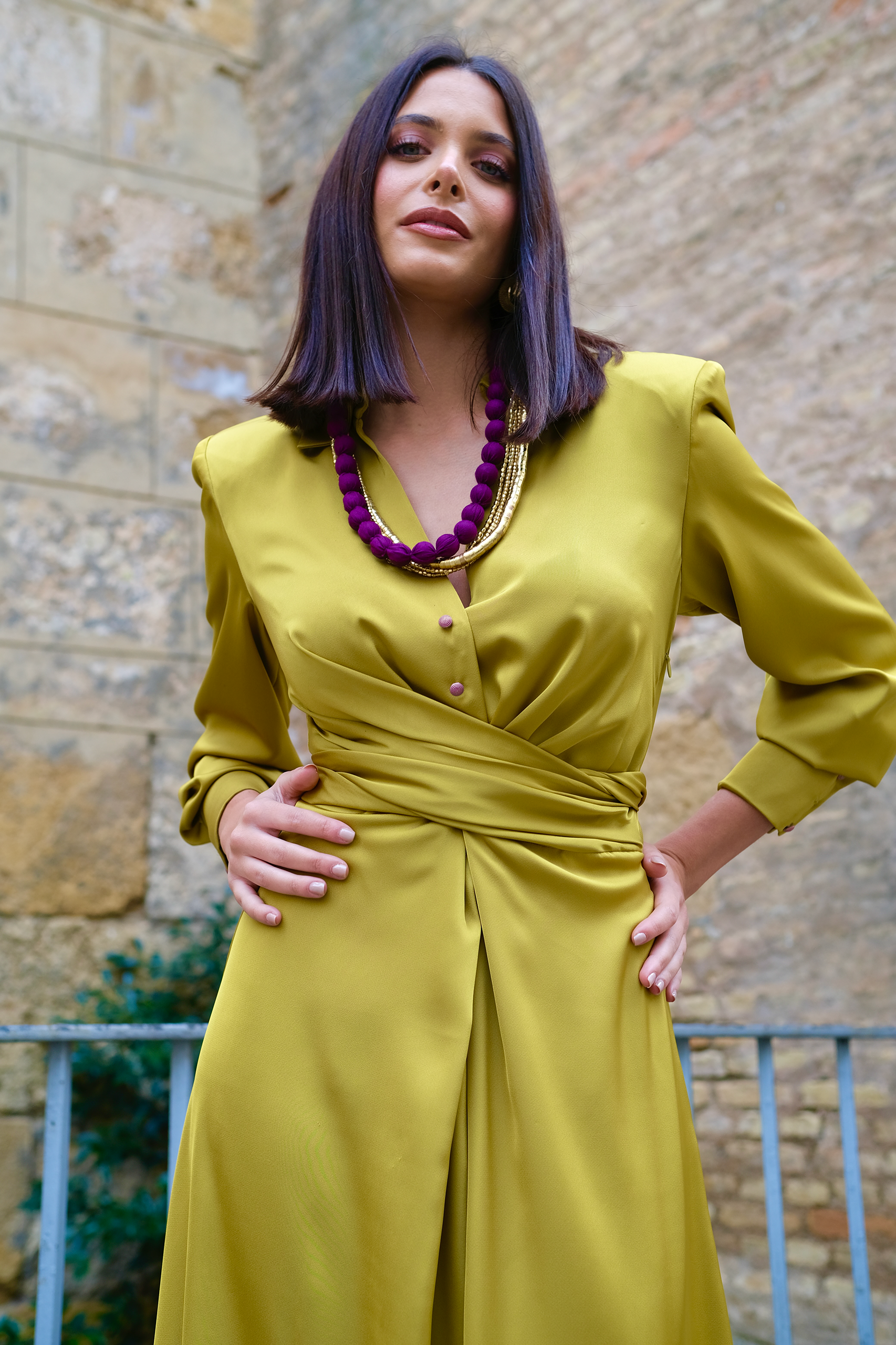 Vestido Fendi: Corte Camisero Ideal para cualquier Ocasión