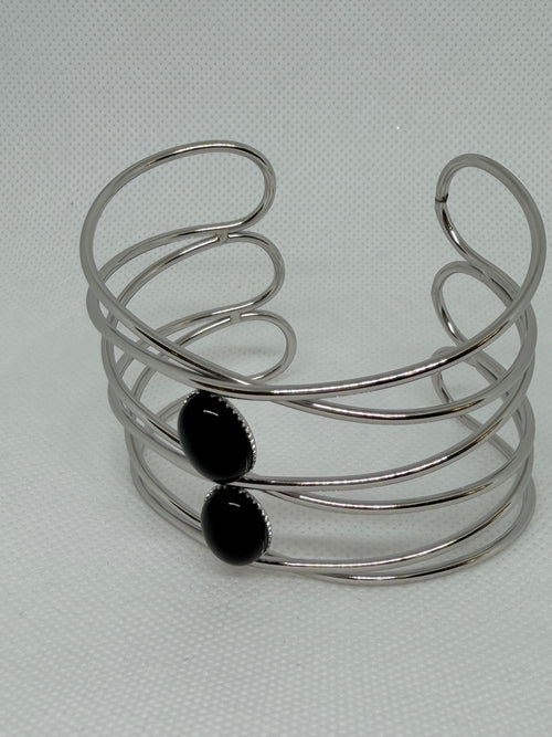 Brazalete Black: Ideal Para complementar cualquier Look
