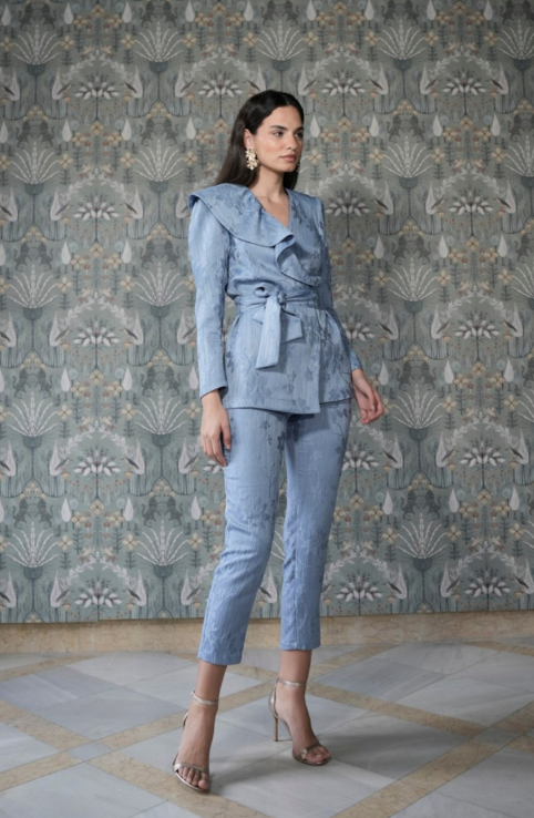 Traje Gaga: Traje Chaqueta Ideal Para Brillar en Cualquier Ocasión