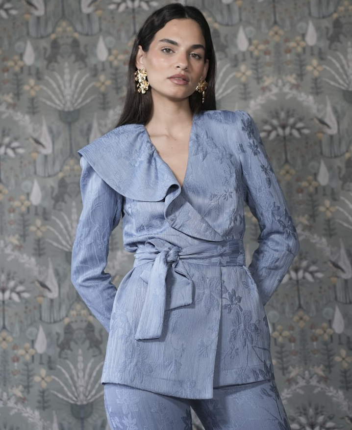 Traje Gaga: Traje Chaqueta Ideal Para Brillar en Cualquier Ocasión