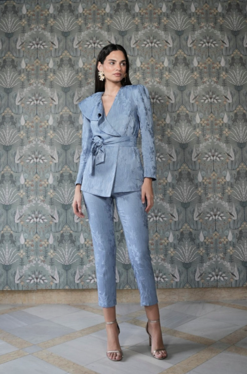 Traje Gaga: Traje Chaqueta Ideal Para Brillar en Cualquier Ocasión