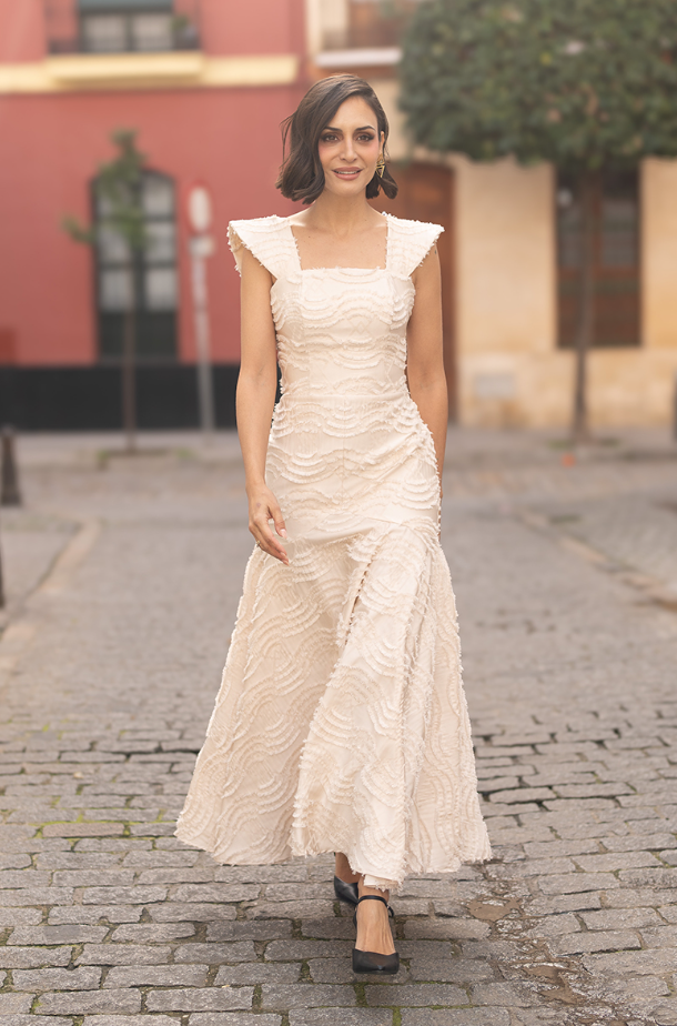 Vestido Ingrid: Elegancia en Un Solo Vestido