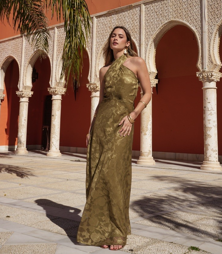 Vestido Aitana: Corte Largo Ideal para Eventos de Noche