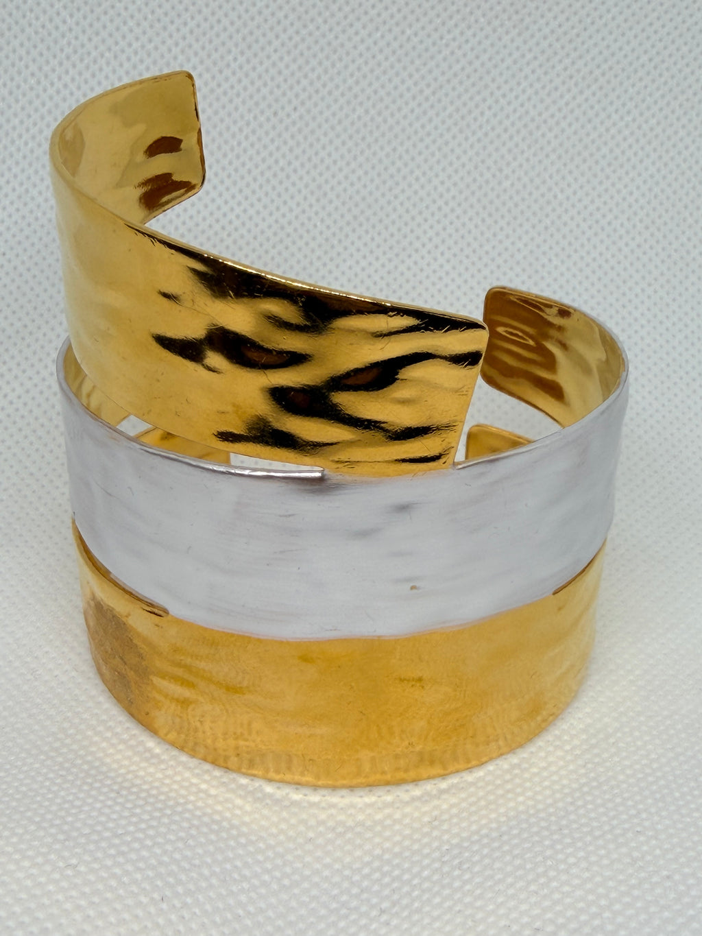 Brazalete Combi: Ideal Para complementar cualquier Look