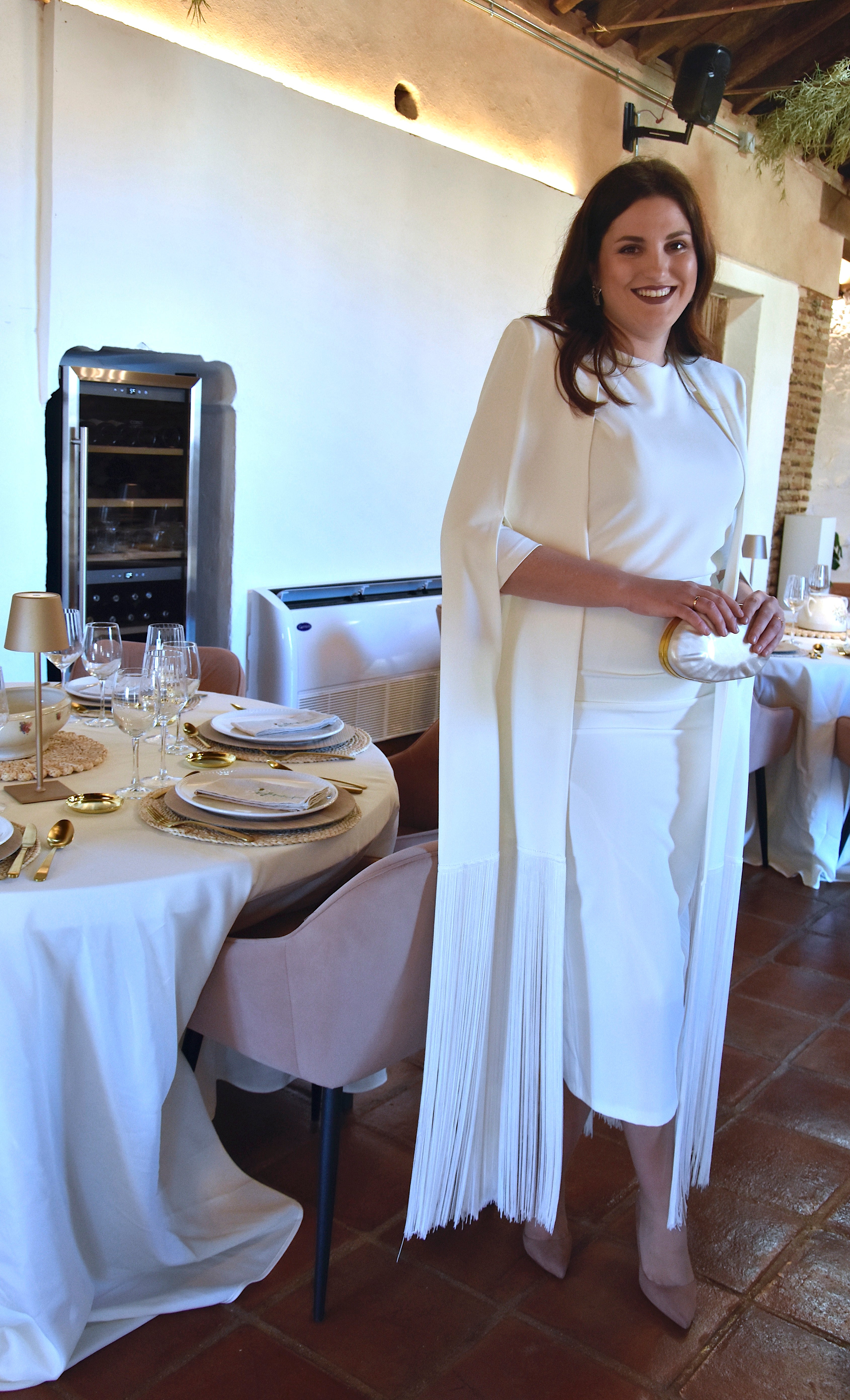 Vestido Moom: Movimiento y Distinción con Flecos