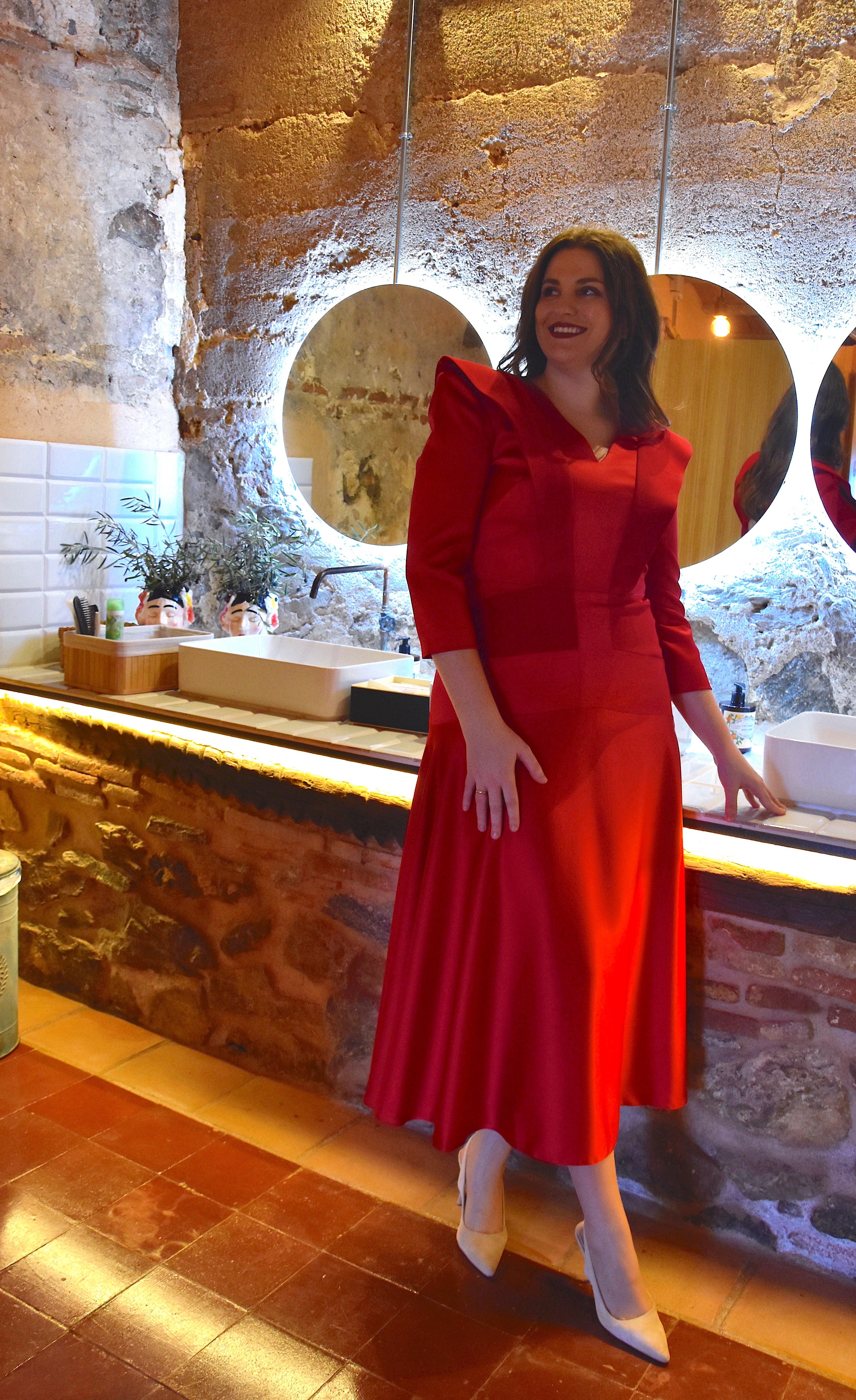 Vestido Sol: Elegancia Midi con Espalda al Descubierto y Falda Evasé | Made in Spain
