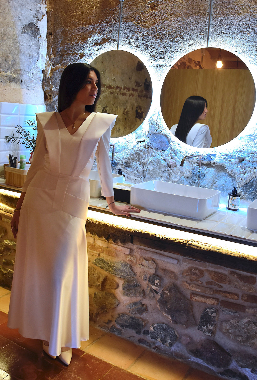 Vestido Sol: Elegancia Midi con Espalda al Descubierto y Falda Evasé | Made in Spain