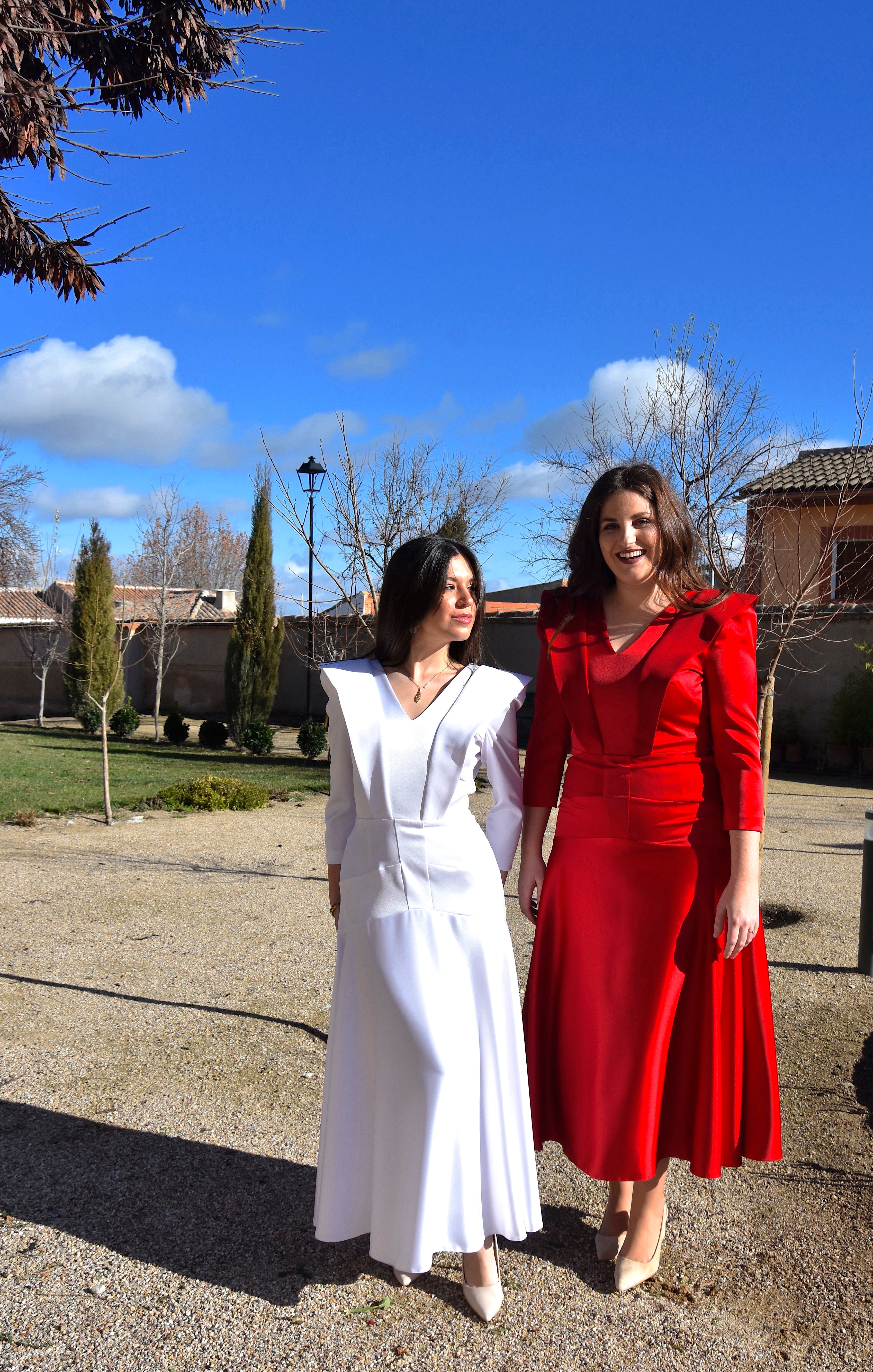 Vestido Sol: Elegancia Midi con Espalda al Descubierto y Falda Evasé | Made in Spain