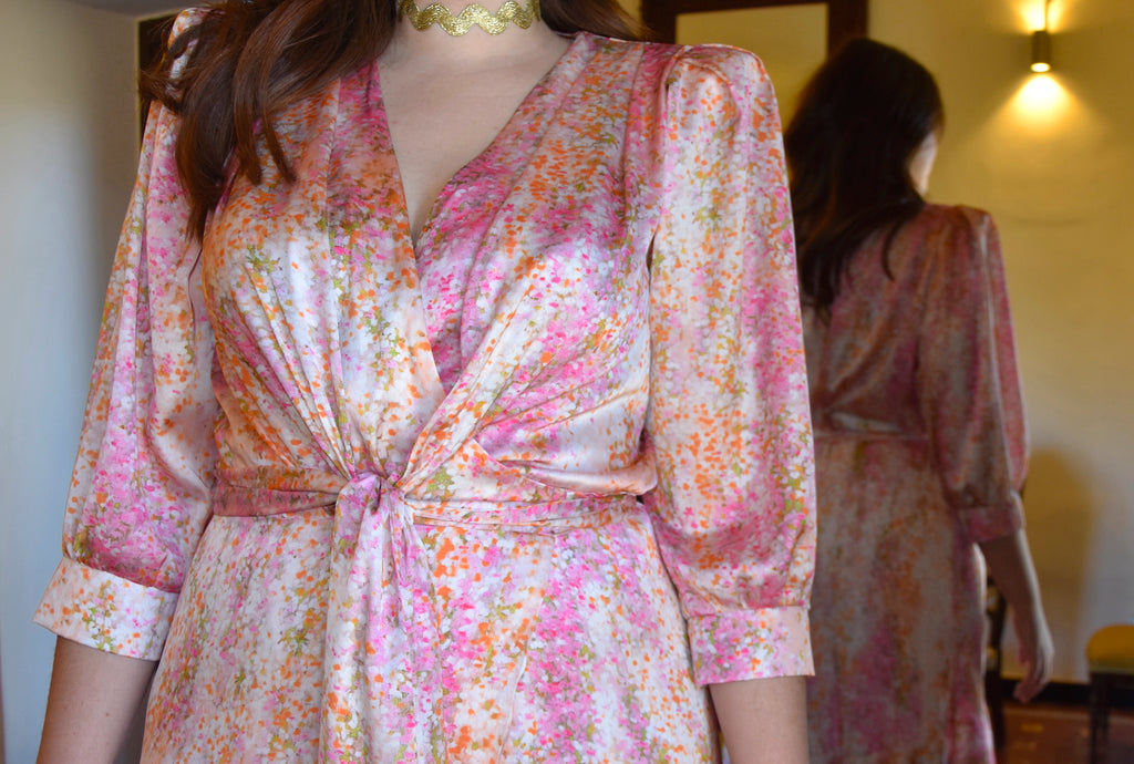 Vestido Merilyn: Corte Evasé Midi con Doble Lazada Multiposición | Made in Spain