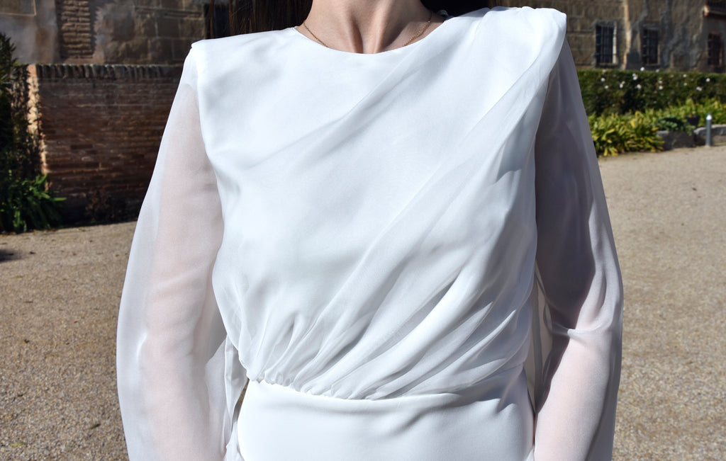 Vestido Latte: Elegancia Midi con Cuerpo en Gasa para Mamá de Comunión e Invitada