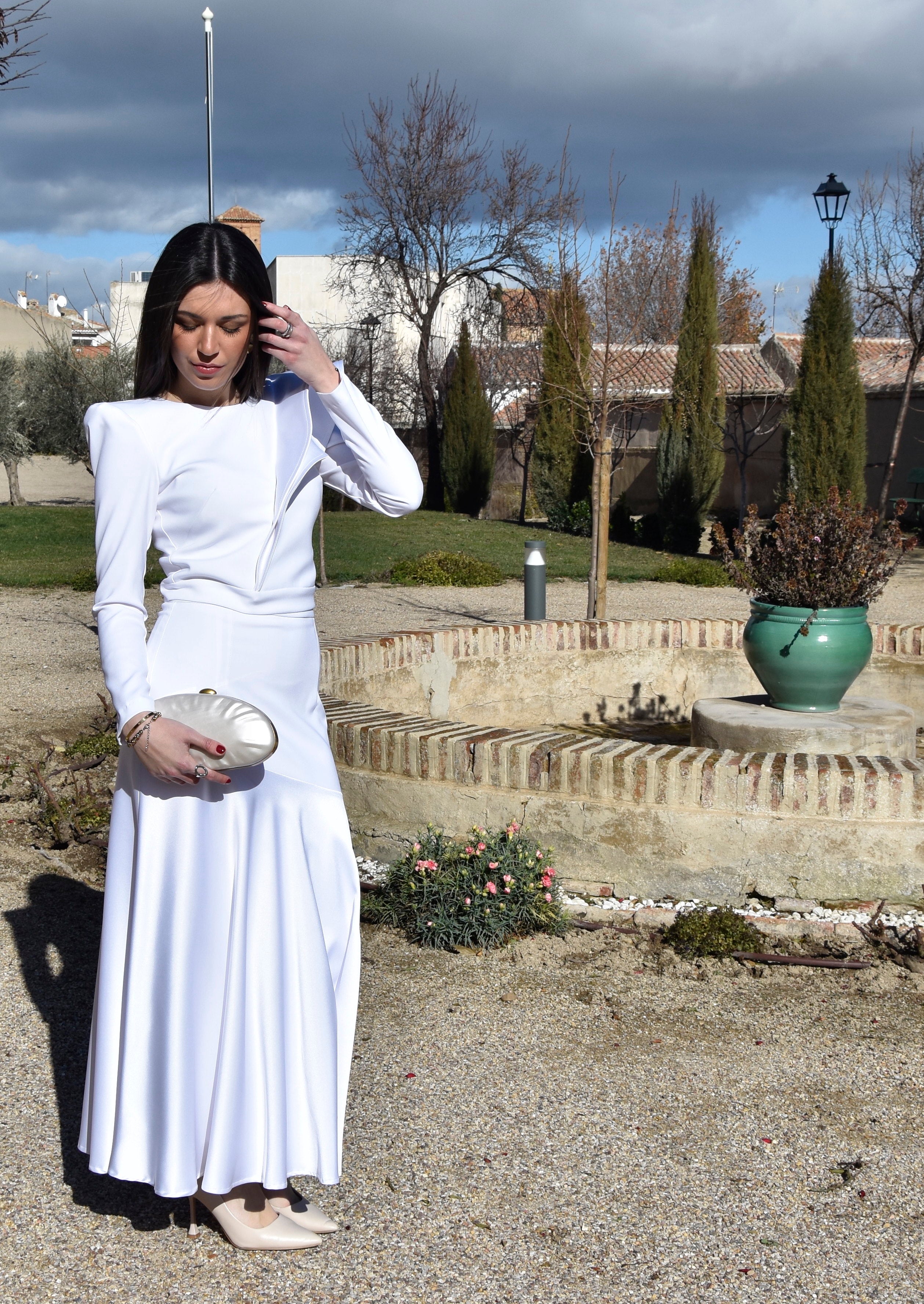 Conjunto Alana:  Diseño Midi en Dos Piezas para Mamá de Comunión o Novia Civil.