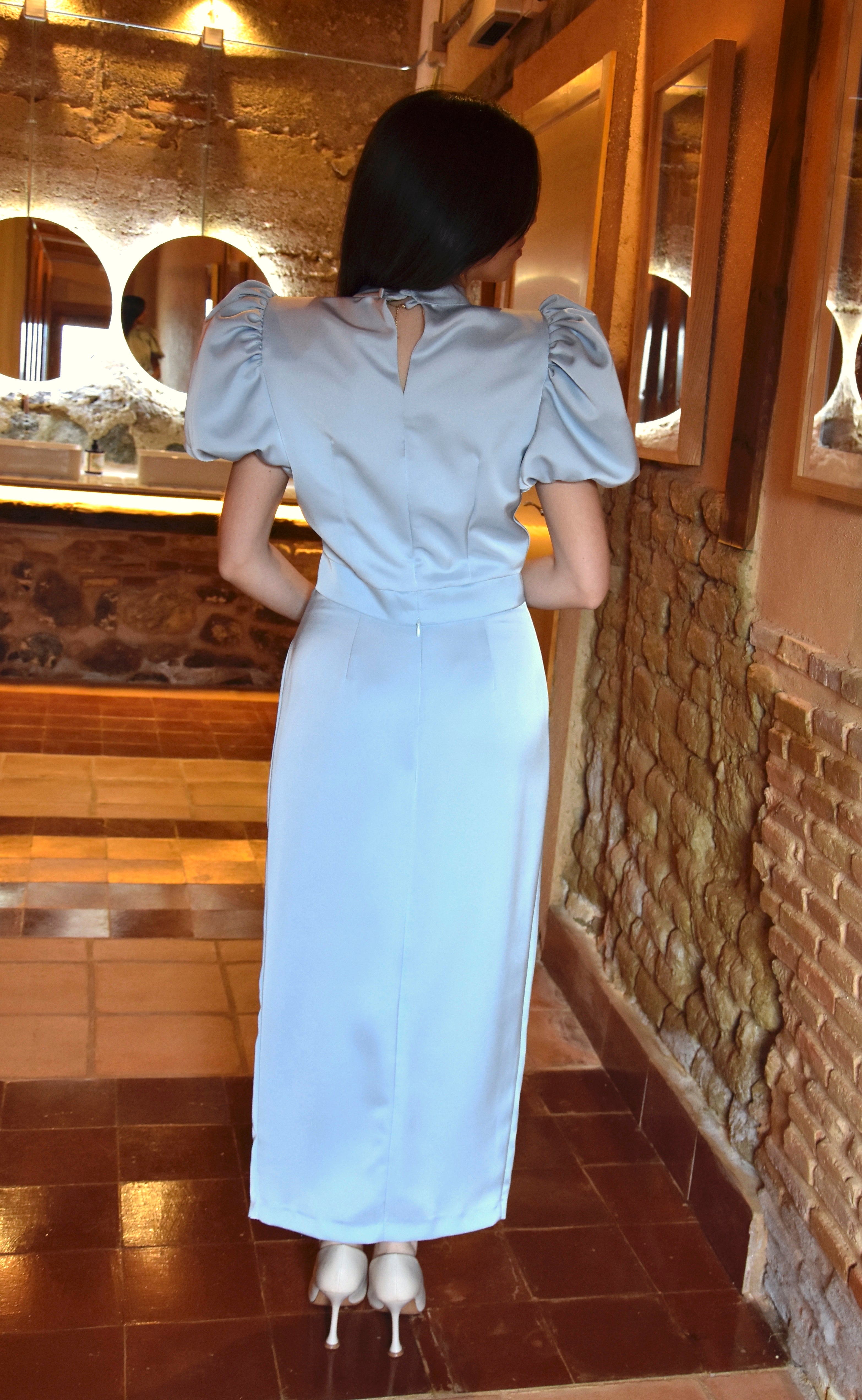 Conjunto Antonella: Dos Piezas con Manga Abullonada y Falda Midi para Mamá de Comunión e Invitada