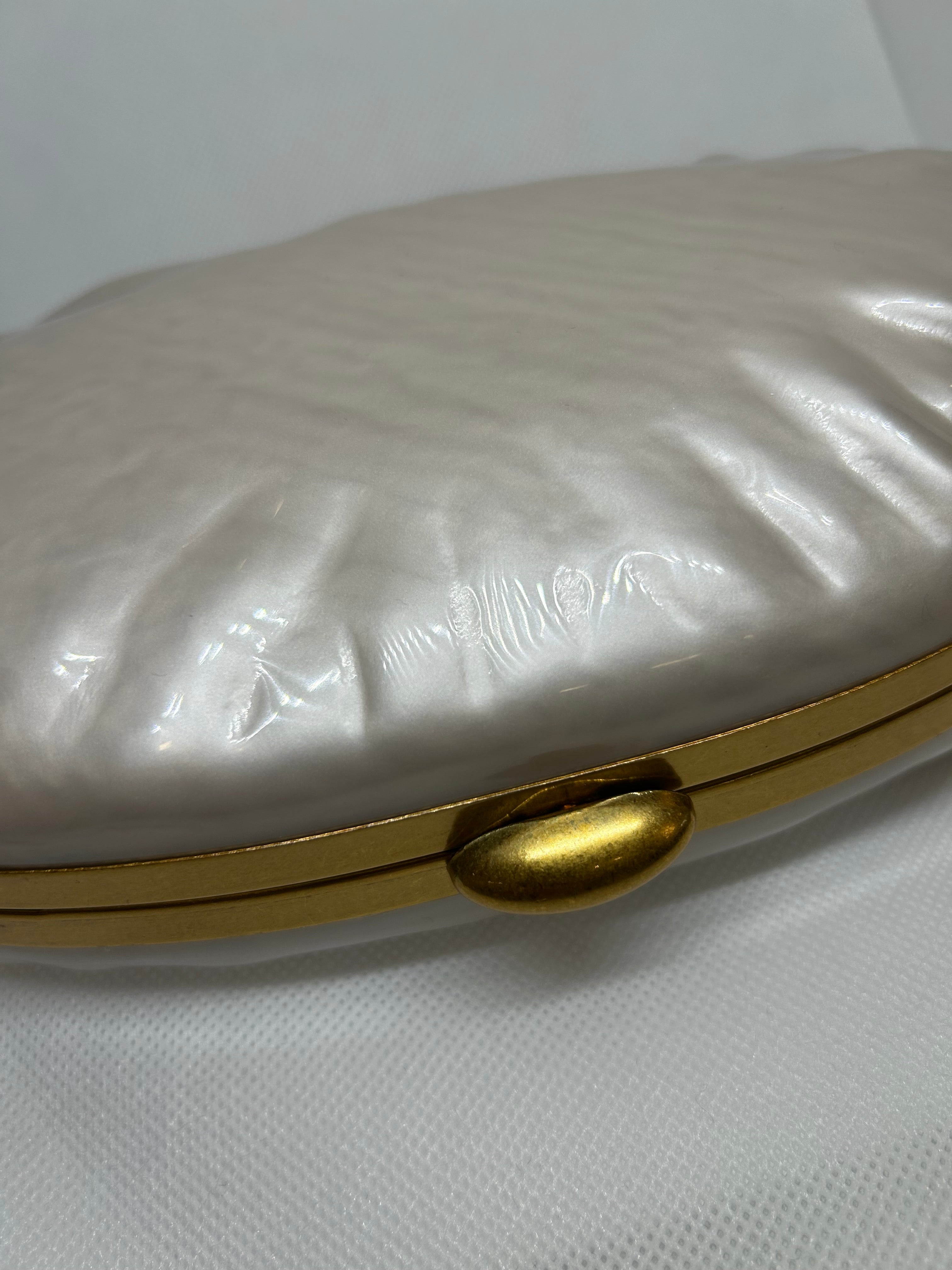 Bolso Nacarado: Bolso Nacarado Elegante para cualquier evento.