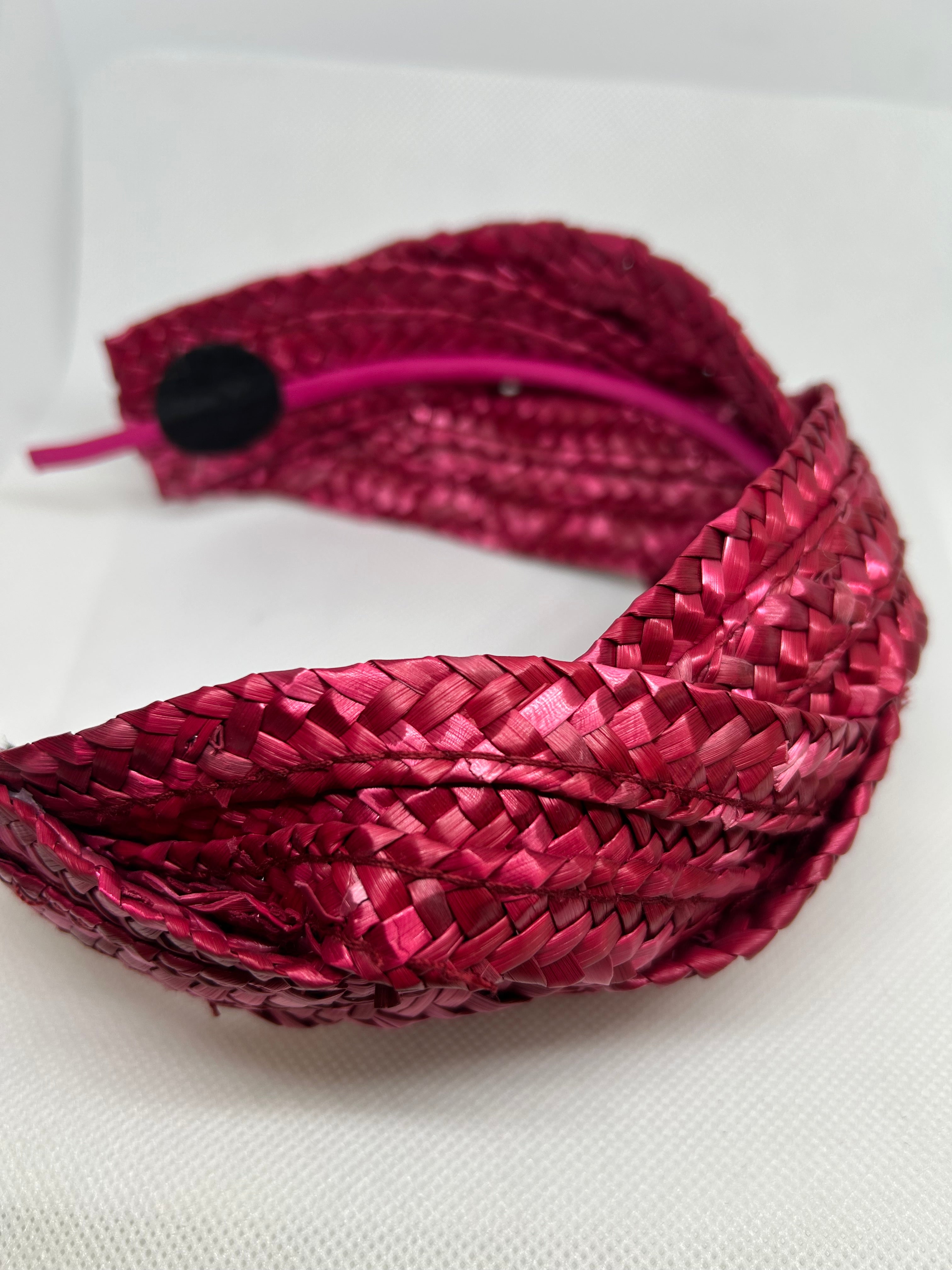 Diadema Rafia Maac: Tocado ideal para complementar cualquier Look