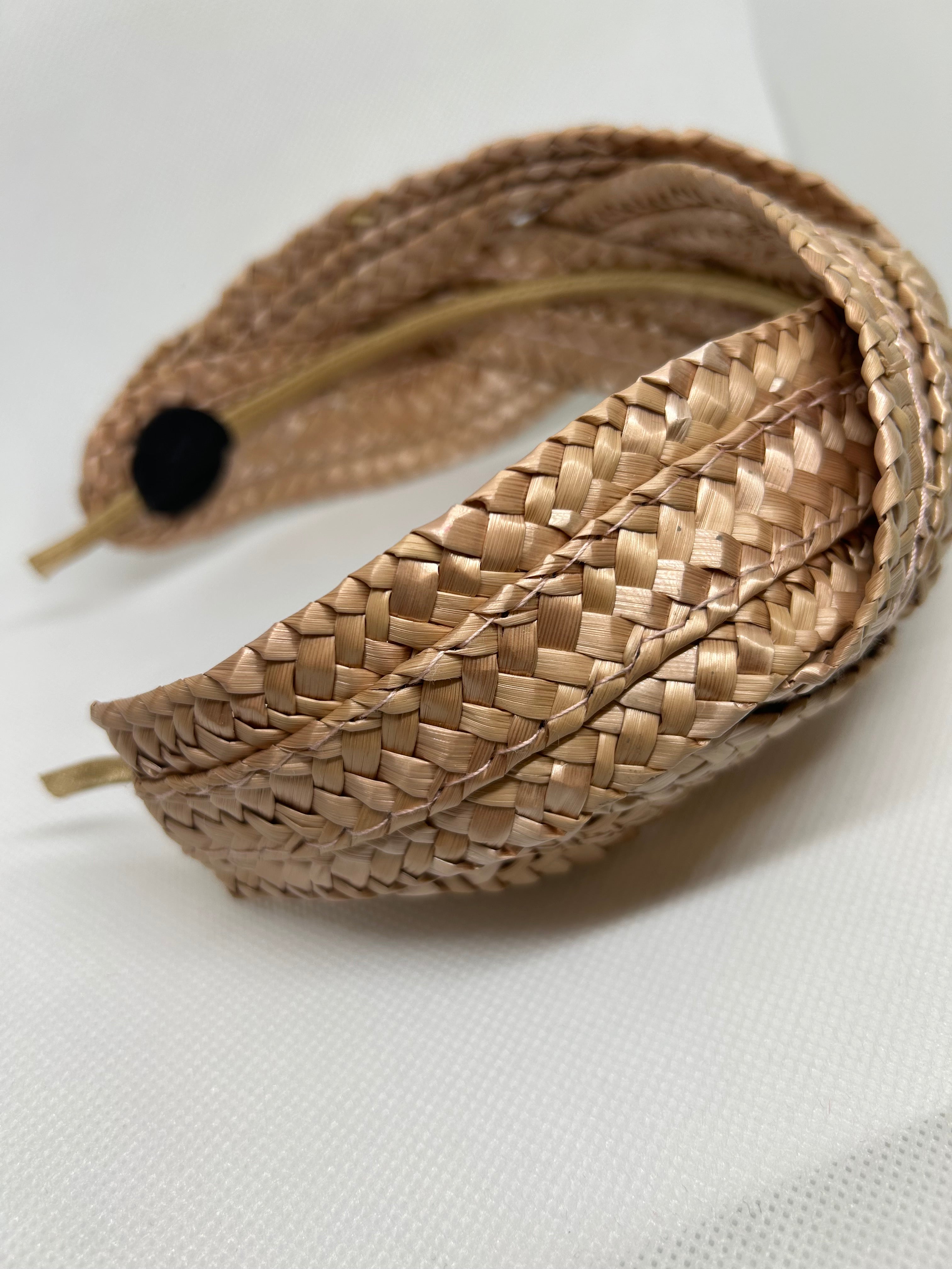 Diadema Rafia Maac: Tocado ideal para complementar cualquier Look