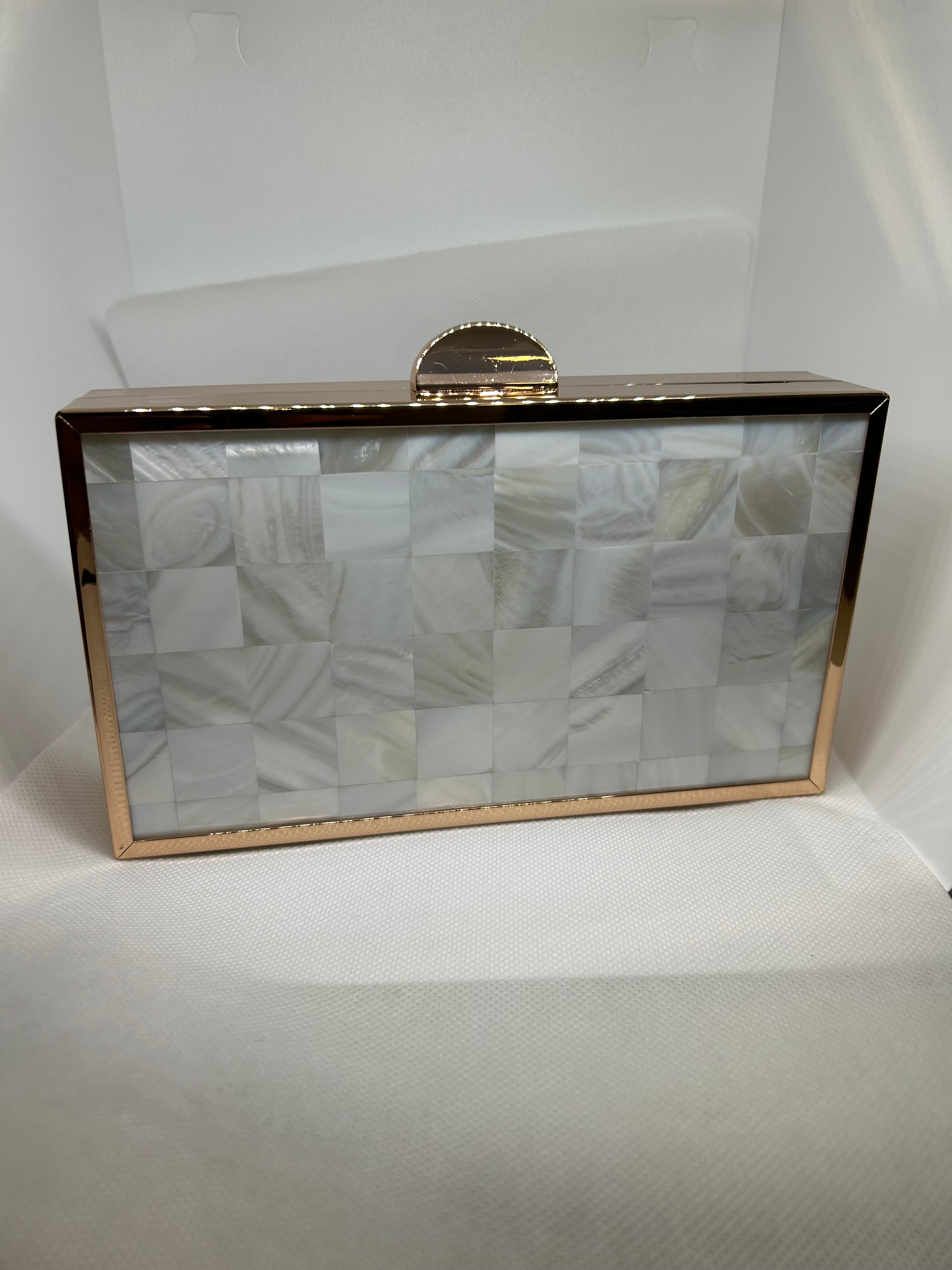 Bolso Madrina: Bolso Nacarado Elegante para cualquier evento.