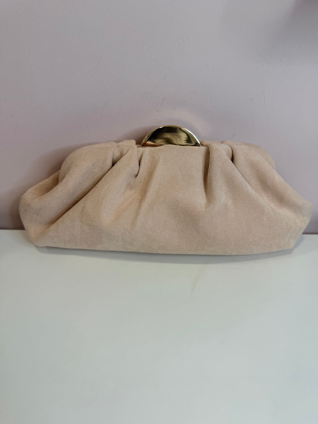 Bolso Petra: Bolso Aterciopelado Elegante para cualquier evento.