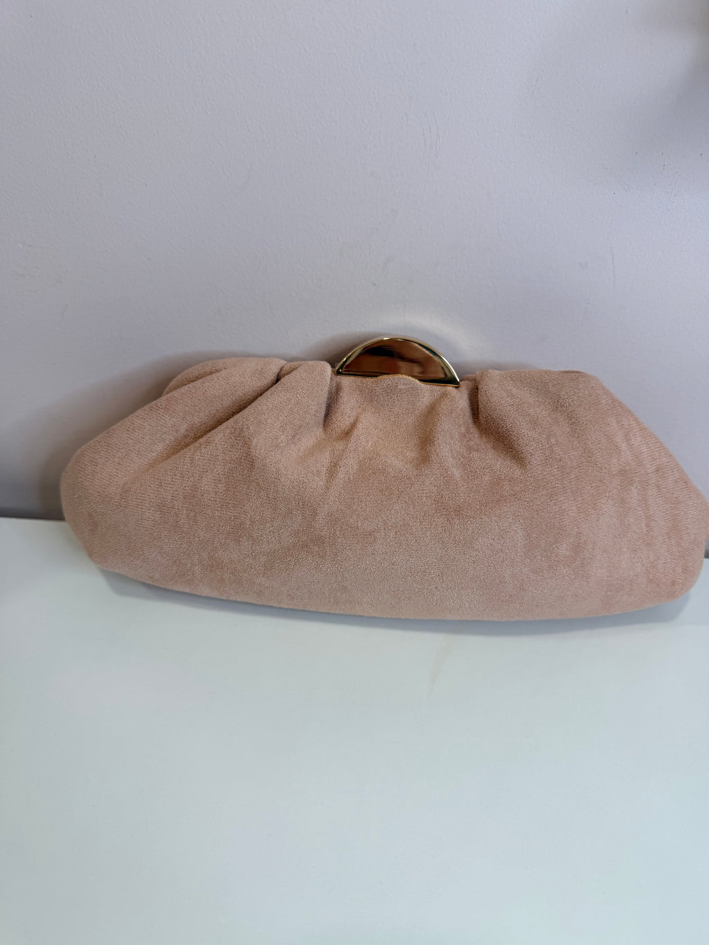Bolso Petra: Bolso Aterciopelado Elegante para cualquier evento.