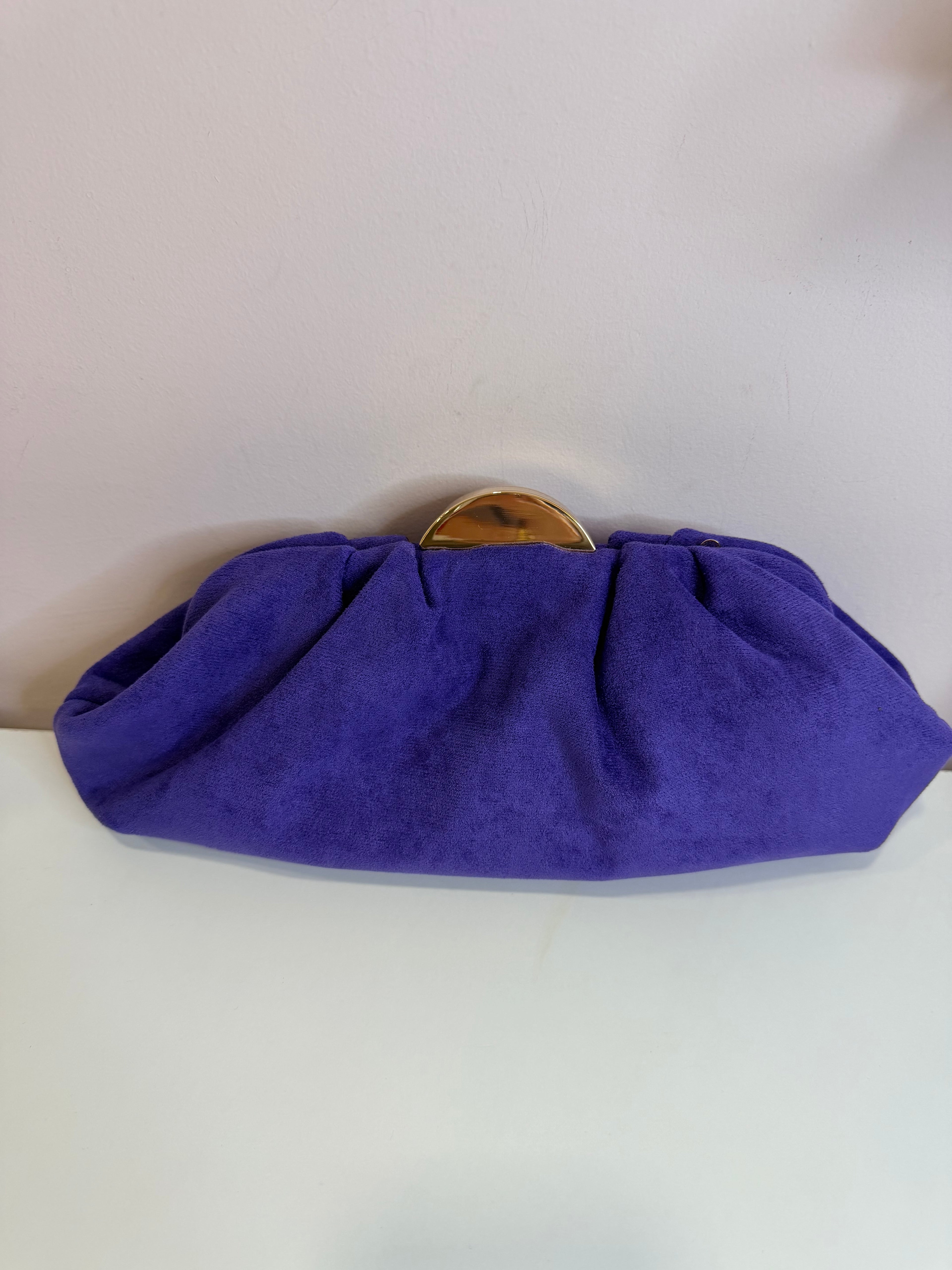 Bolso Petra: Bolso Aterciopelado Elegante para cualquier evento.