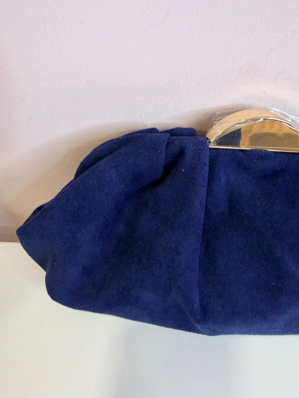 Bolso Petra: Bolso Aterciopelado Elegante para cualquier evento.