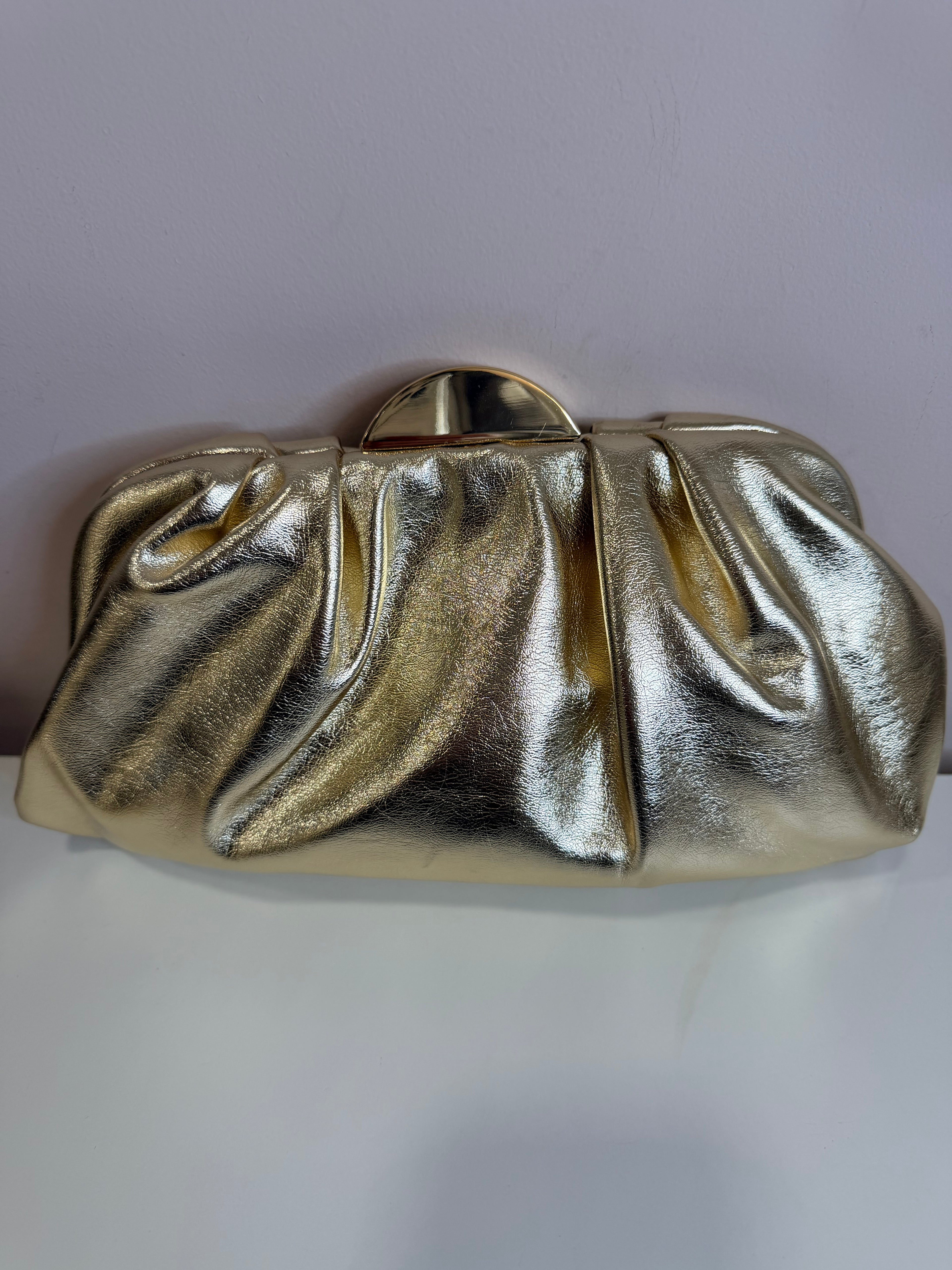 Bolso Petra: Bolso Aterciopelado Elegante para cualquier evento.