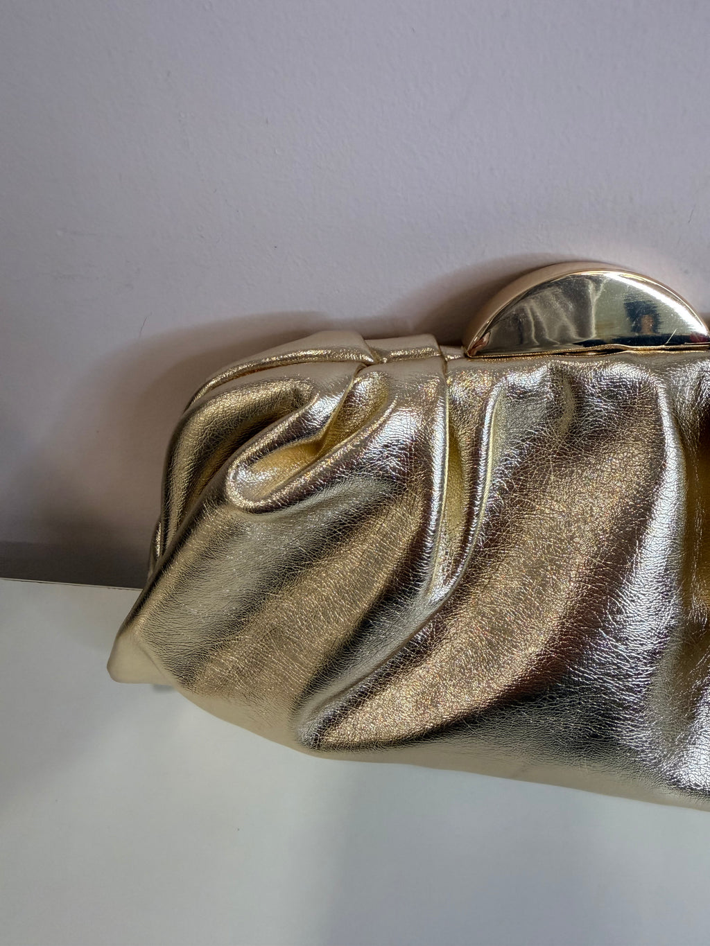 Bolso Petra: Bolso Aterciopelado Elegante para cualquier evento.
