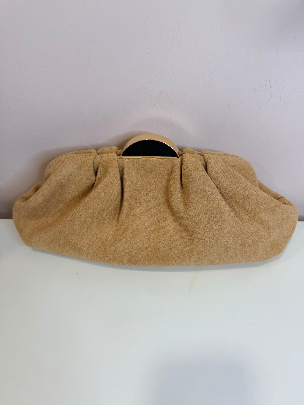 Bolso Petra: Bolso Aterciopelado Elegante para cualquier evento.