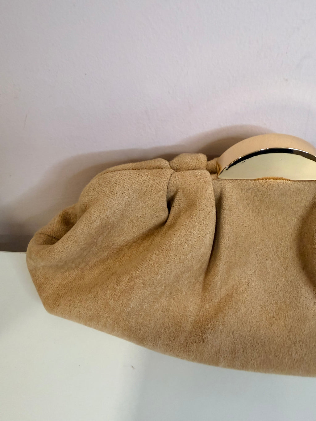 Bolso Petra: Bolso Aterciopelado Elegante para cualquier evento.