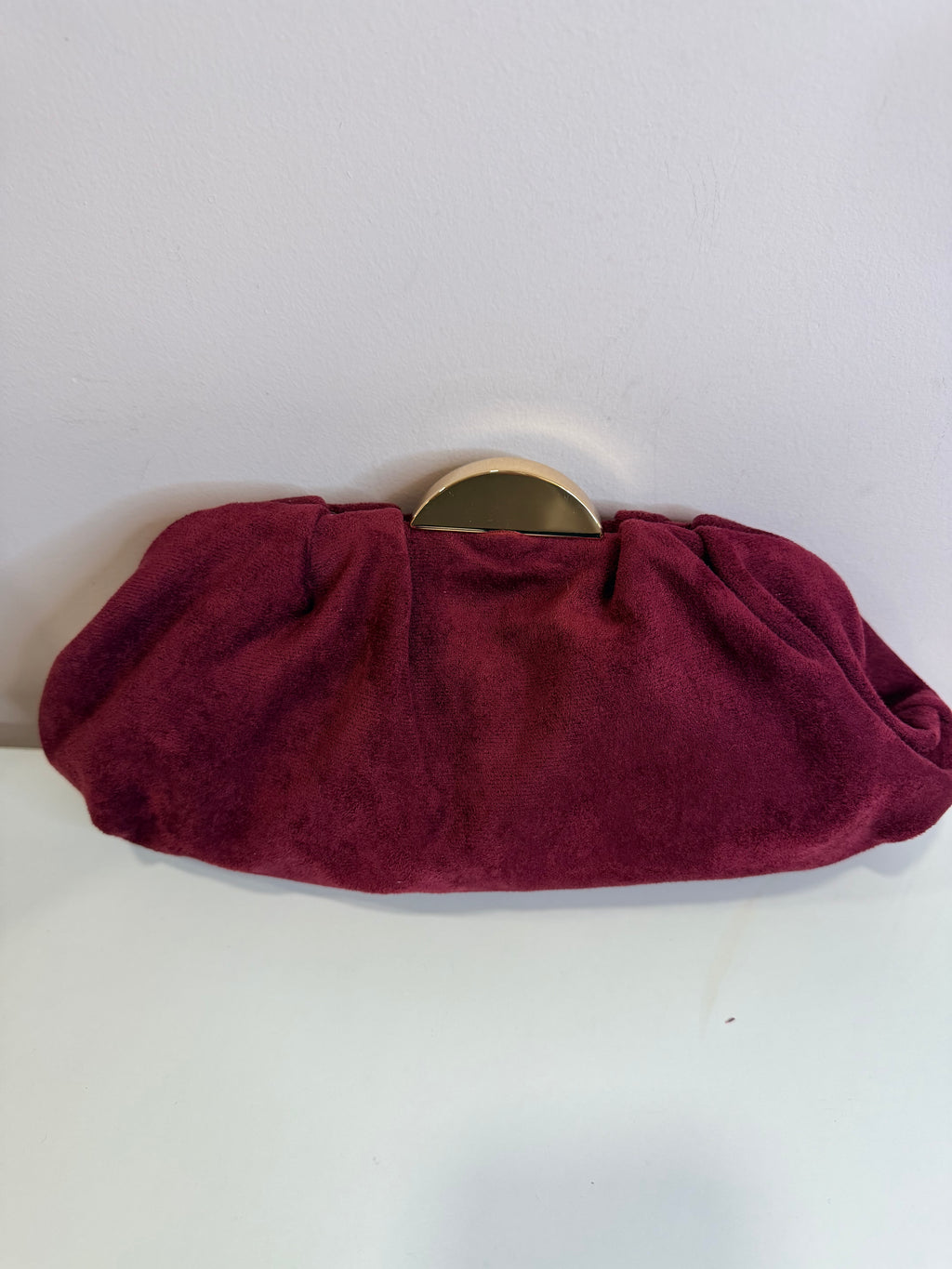 Bolso Petra: Bolso Aterciopelado Elegante para cualquier evento.