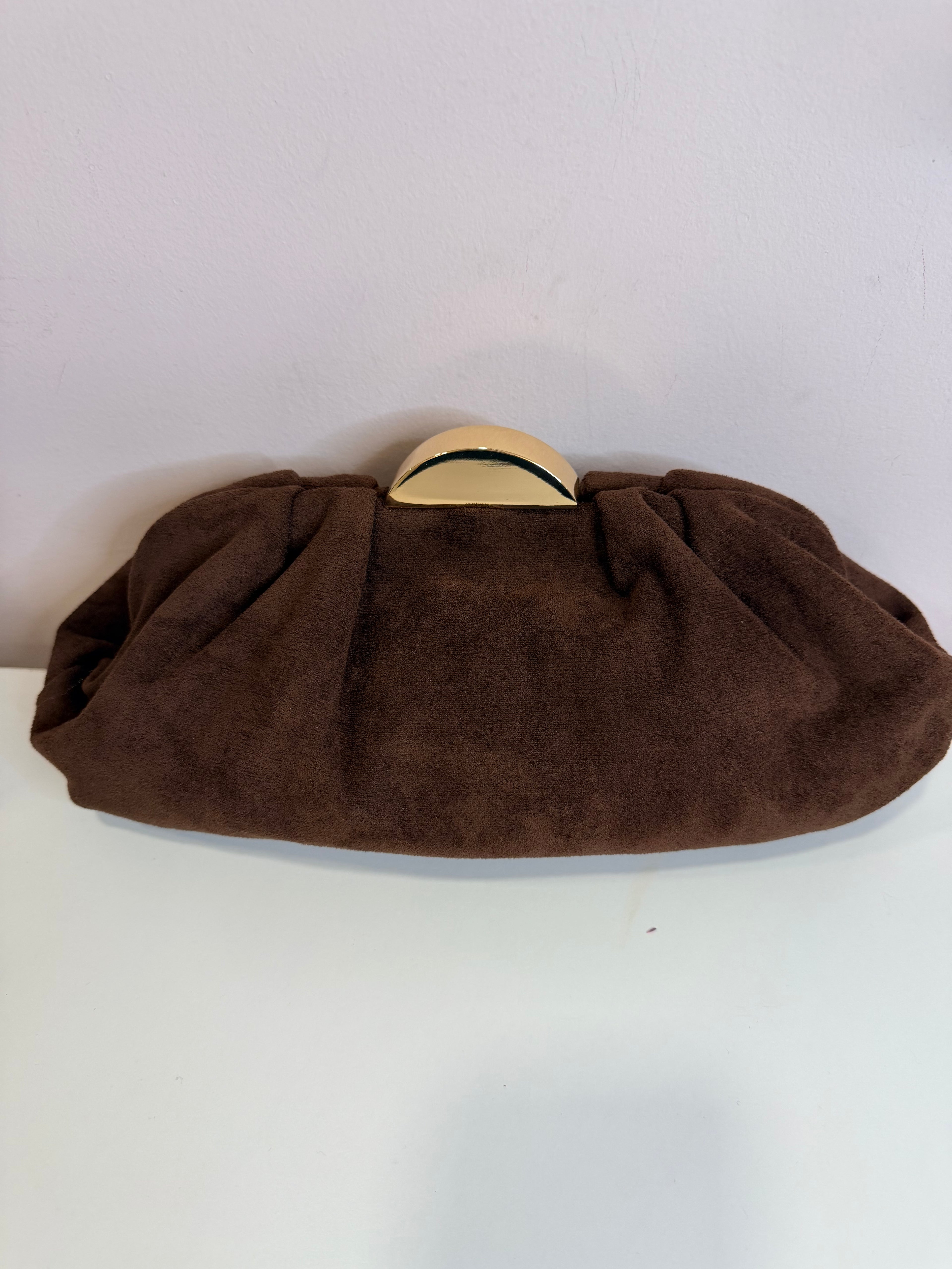 Bolso Petra: Bolso Aterciopelado Elegante para cualquier evento.