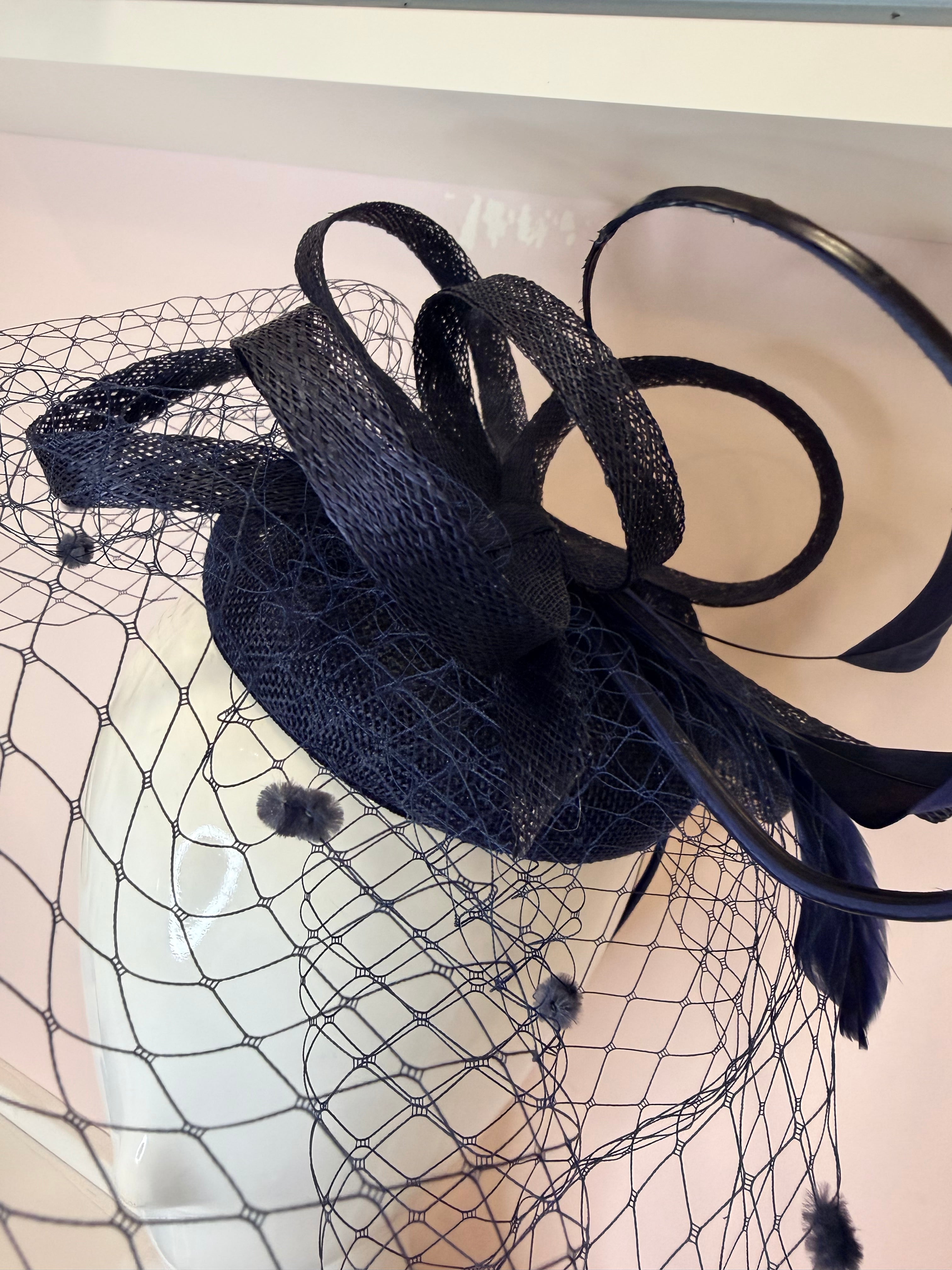 Tocado Orquídea: Ideal para Complementar Cualquier Look