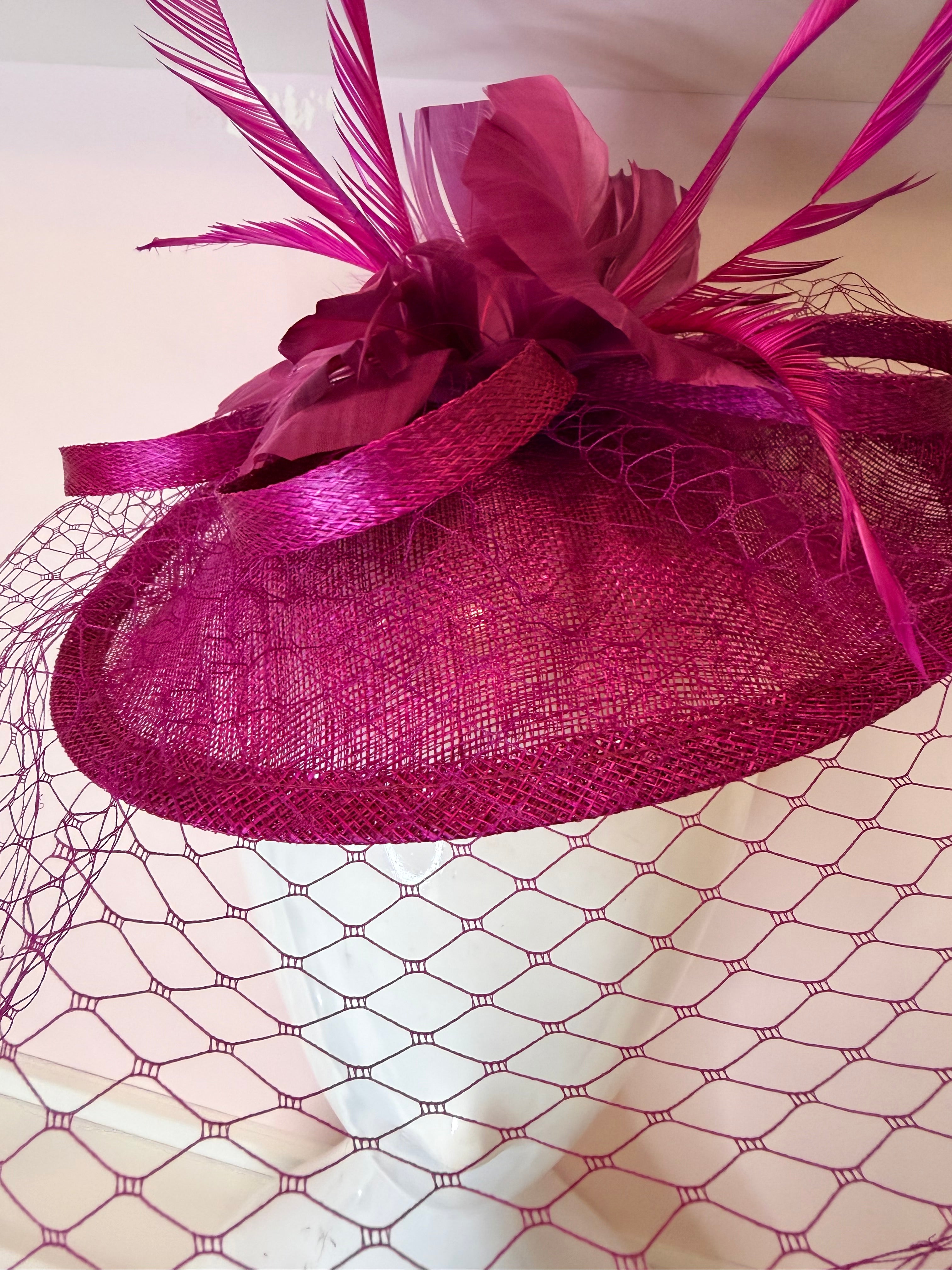 Tocado Acacia: Ideal para Complementar Cualquier Look