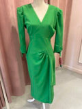 Vestido Petunia Volante: Ideal para destacar en cualquier evento.
