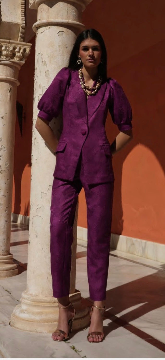 Conjunto Prune: Elegancia y estilo