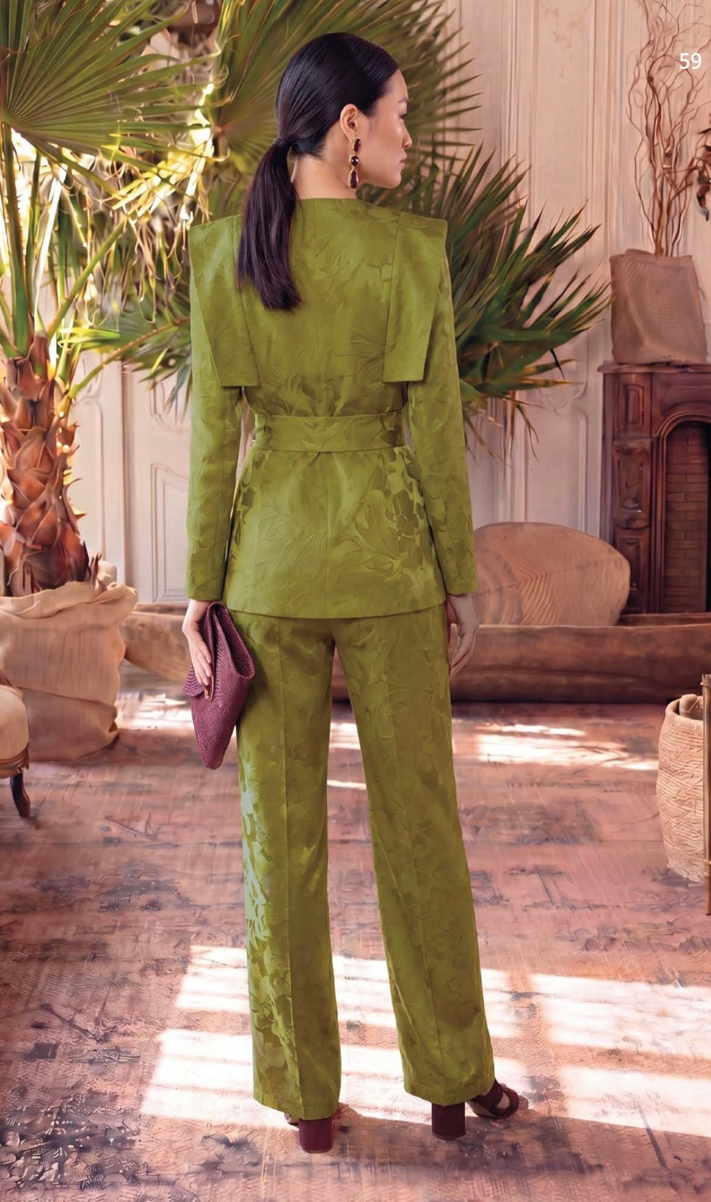 Traje Ambar