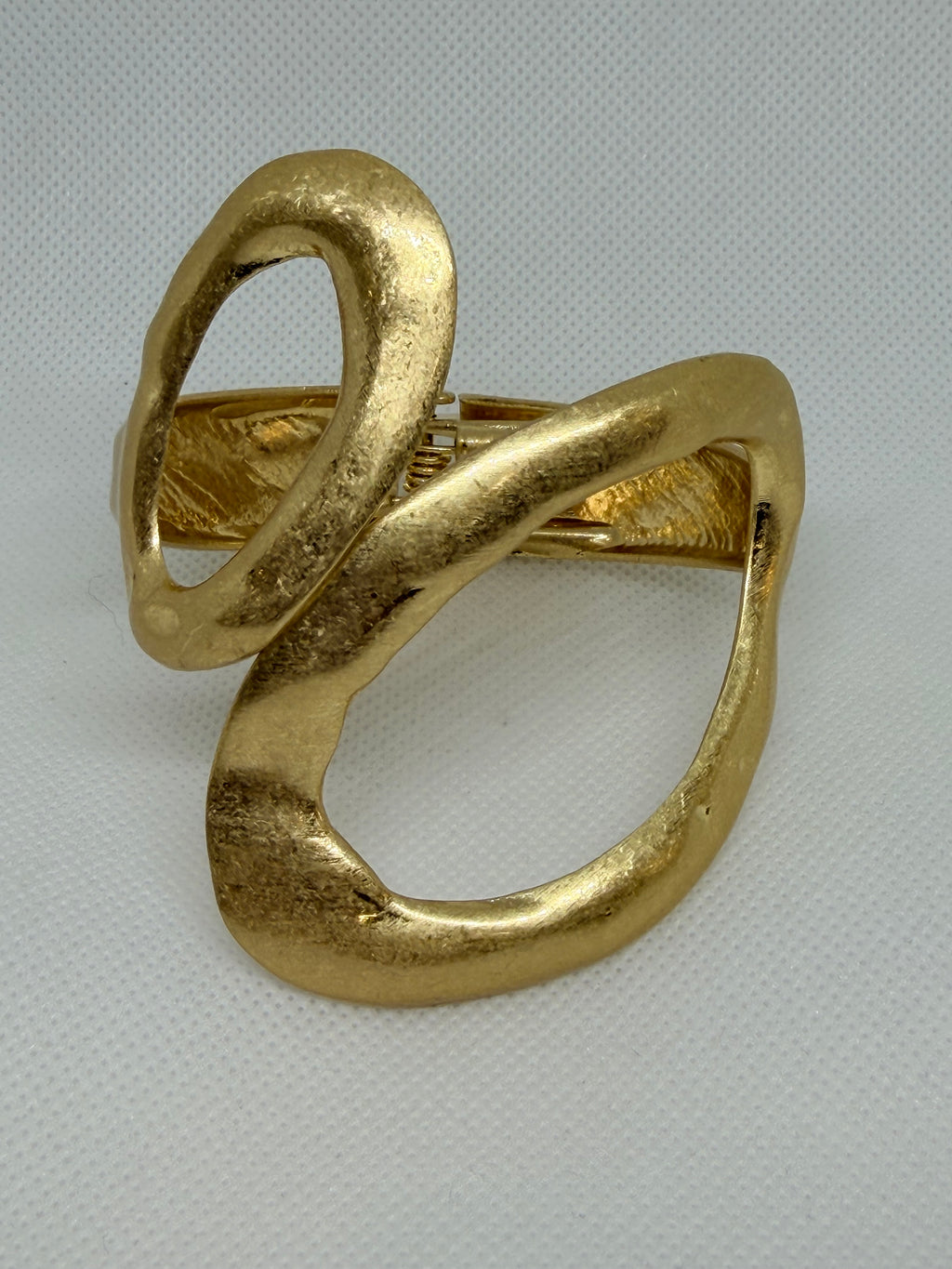 Brazalete Iris: Ideal Para complementar cualquier Look
