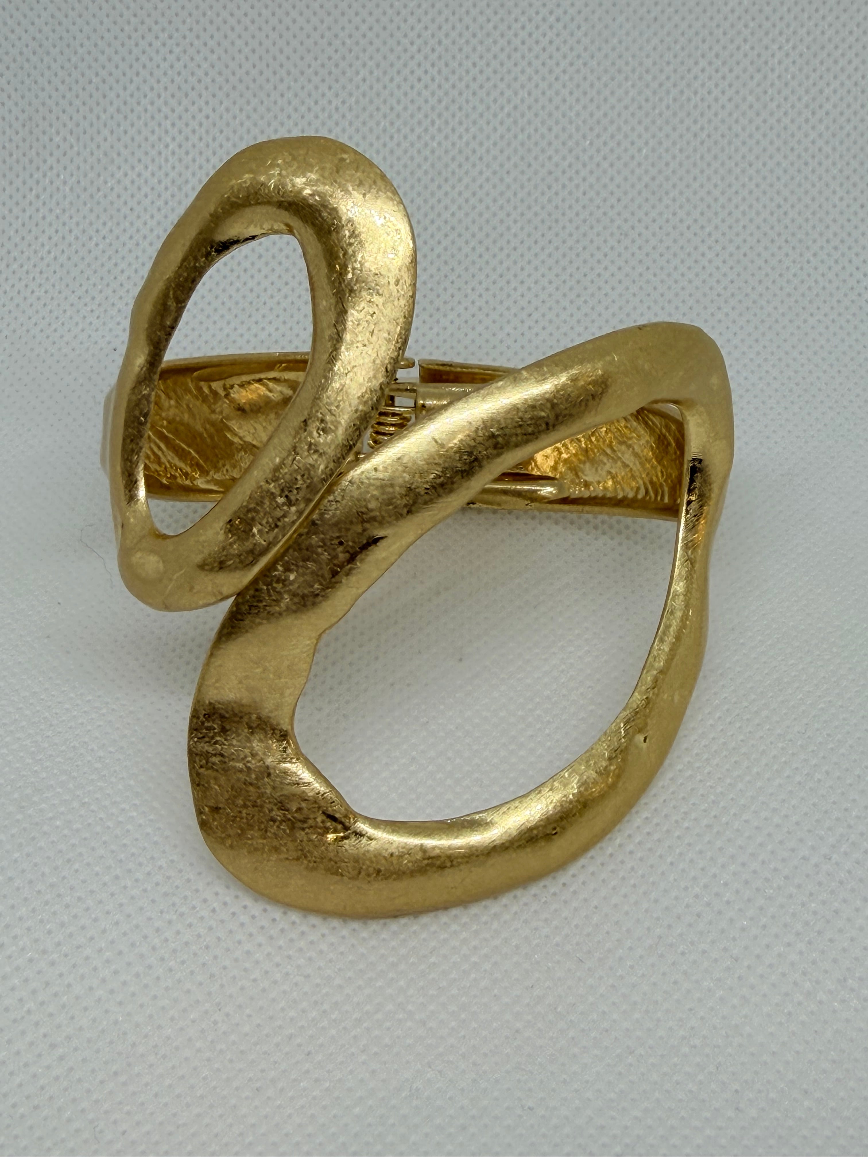 Brazalete Iris: Ideal Para complementar cualquier Look