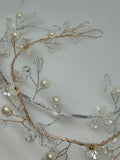 Tiara Lirio: Tocado ideal para complementar cualquier Look