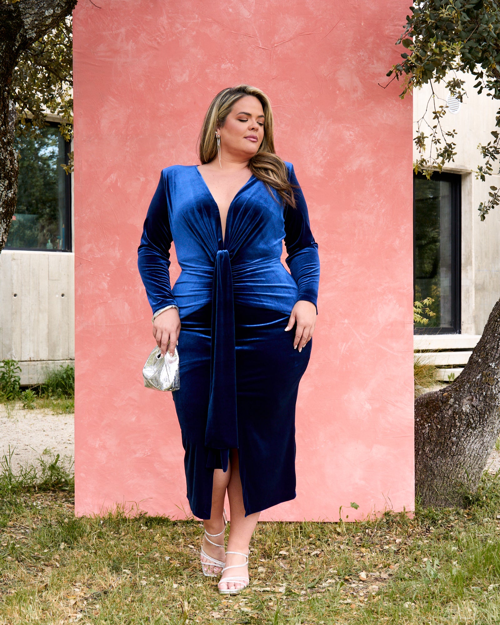 Vestido Dalia: Terciopelo de Alta Calidad