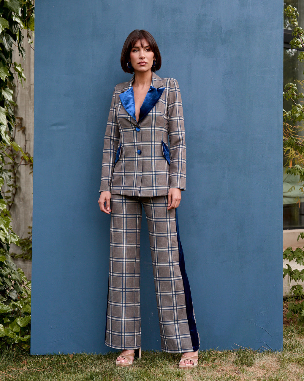 Traje Chart: Traje Con detalles en Terciopelo de Alta Calidad