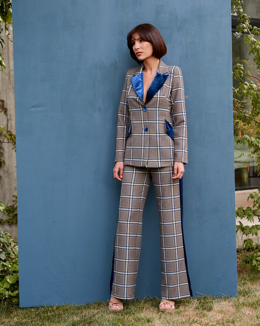 Traje Chart: Traje Con detalles en Terciopelo de Alta Calidad