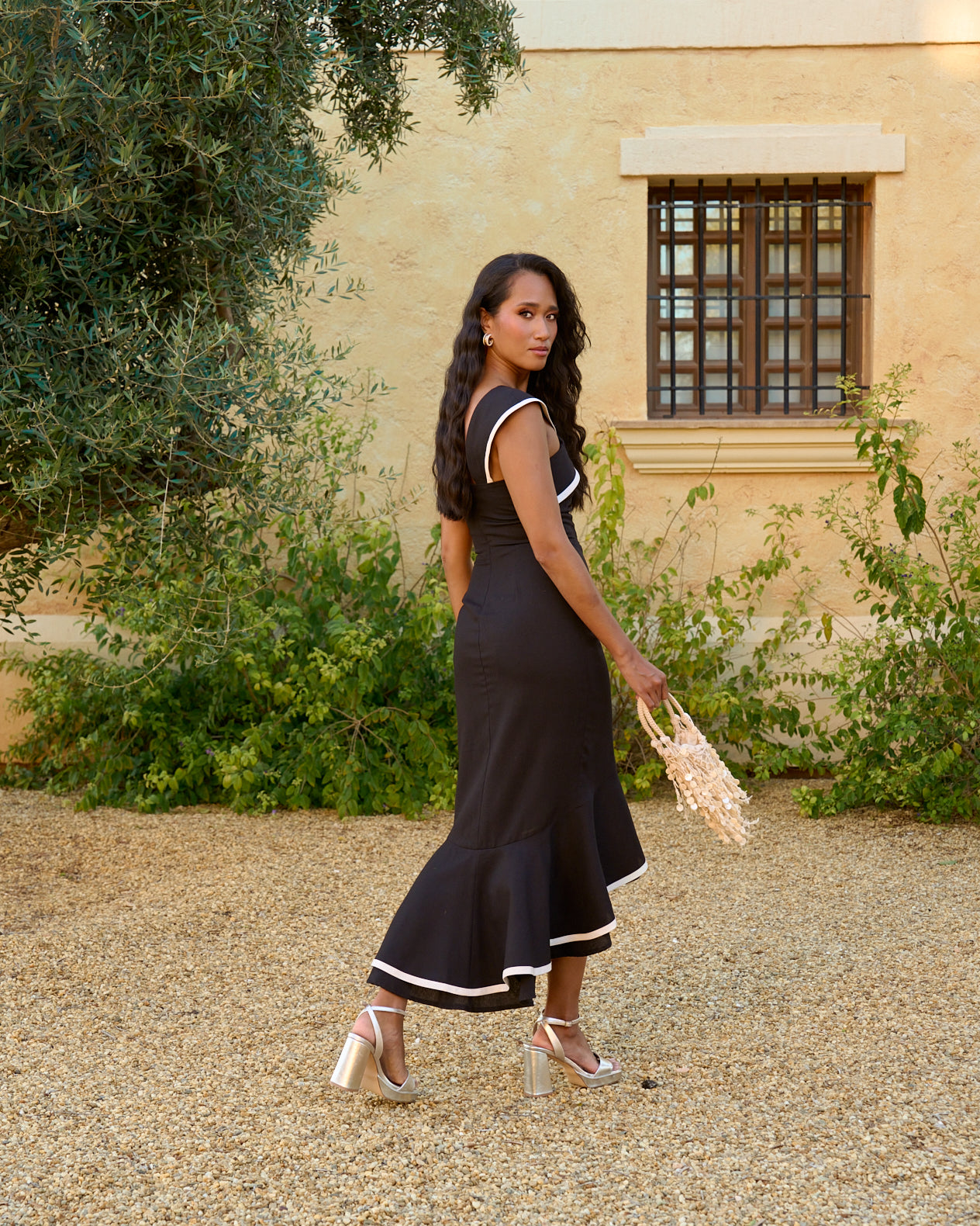 Vestido Juana: Escote Bardot Aportando elegancia