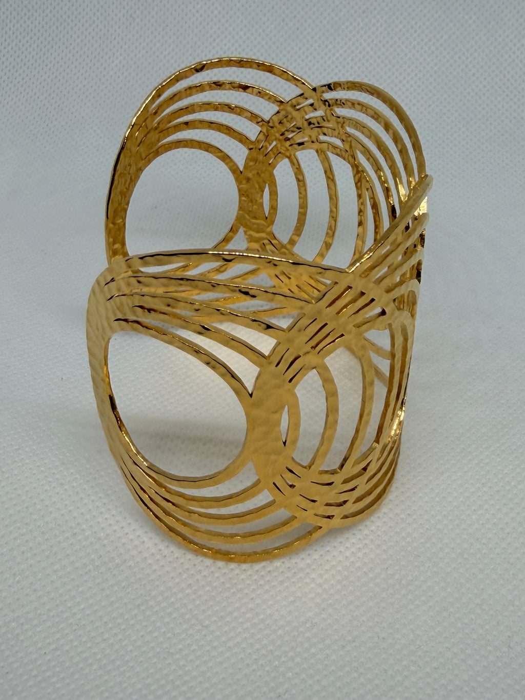 Brazalete Ola: Ideal Para complementar cualquier Look