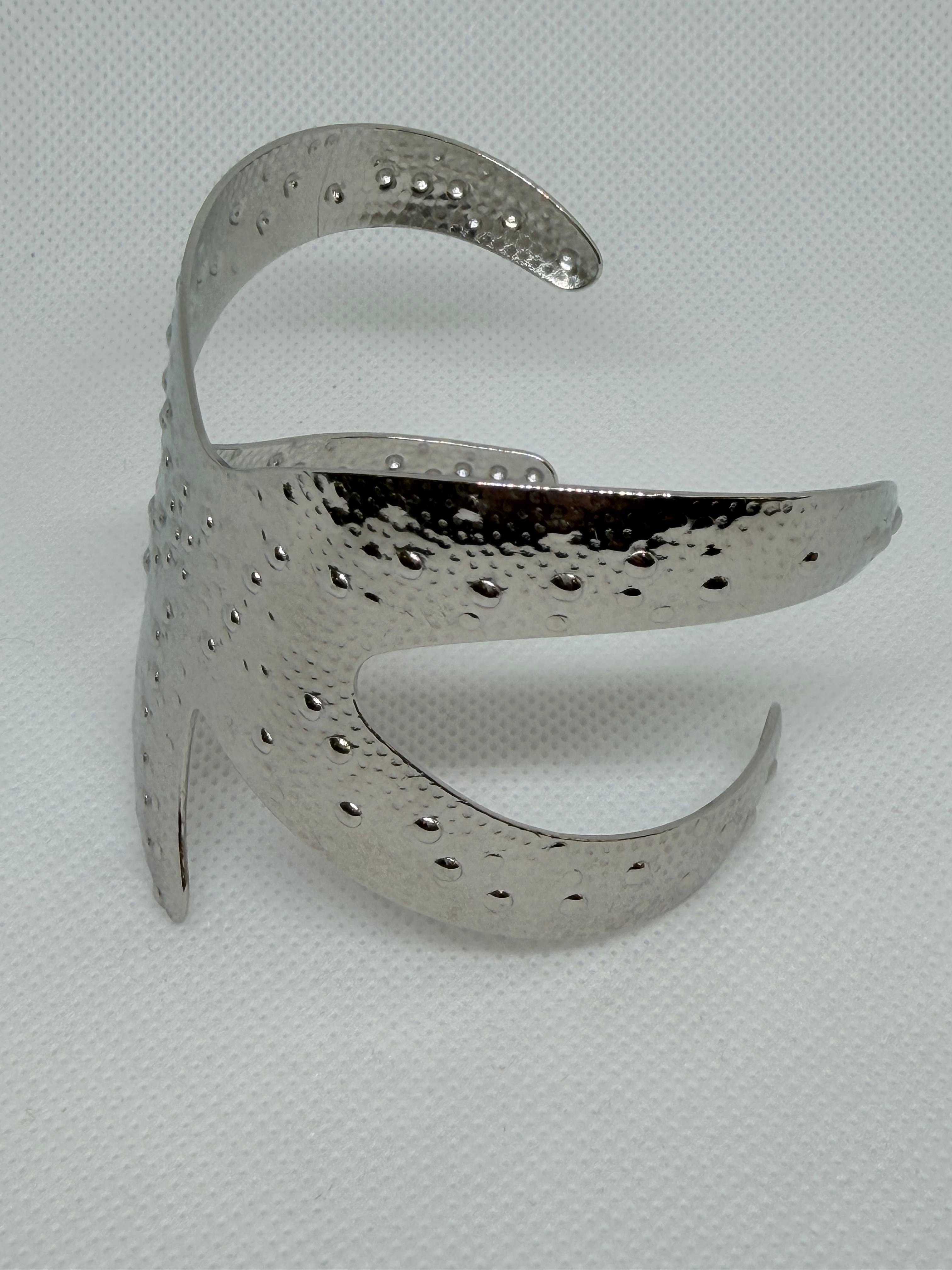Brazalete Star: Ideal Para complementar cualquier Look