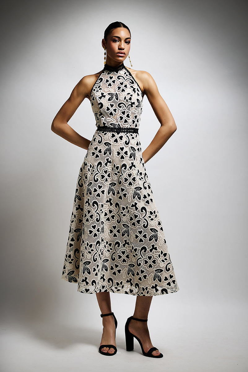 Vestido Triana: Corte Evasé Muy Favorecedor Marcando bien la Cintura