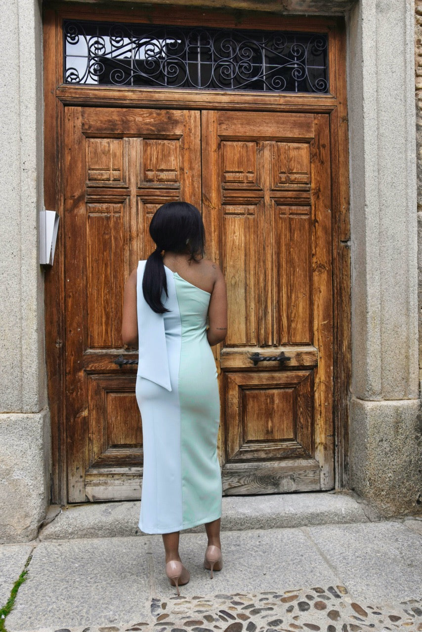 Vestido Magnolia: Diseño Midi Bicolor Asimétrico con Caída Lateral | Made in Spain